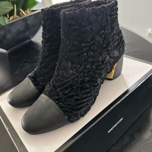 Nine West Black Textured Ankle Booties
